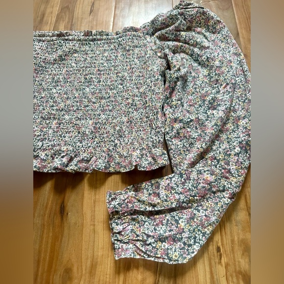 SO Floral Smocked Top - Picture 5 of 11